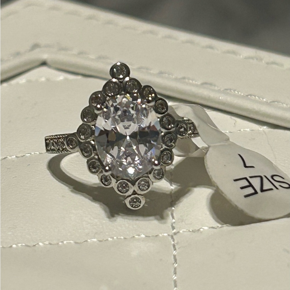 Bomb party diamond cz size 7 rhodium